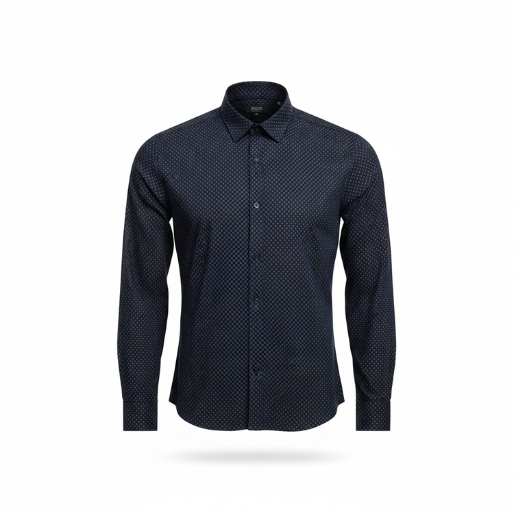 دارای یقه و آستین بسیار خوش اتو و مرتب